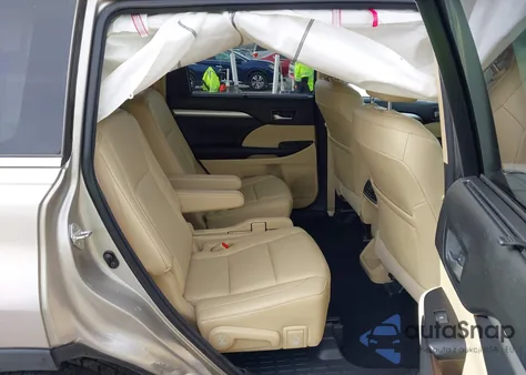 2016 Toyota Highlander Xle V6 z USA, uszkodzony, nr VIN 5TDKKRFH5GS125684